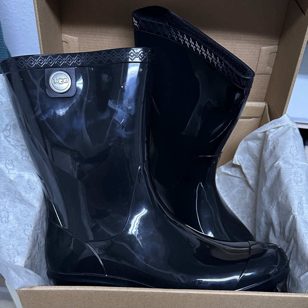 UGG Women's Glossy Black Rain Boots